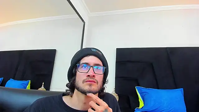 Loggan donnelly online show from March 12, 2025, 8:31 pm