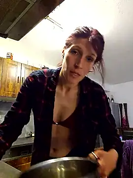 Lenchen  online show from March 28, 2026, 8:43 pm