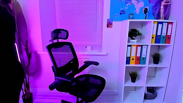 CarolGiggly online show from October 17, 2025, 11:28 pm