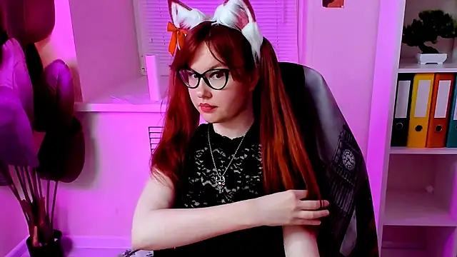 CarolGiggly online show from December 1, 2025, 2:07 pm