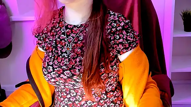 Snapshot of CarolGiggly chatting on May 29, 2026, 4:35 pm CarolGiggly online show from May 29, 2026, 4:35 pm