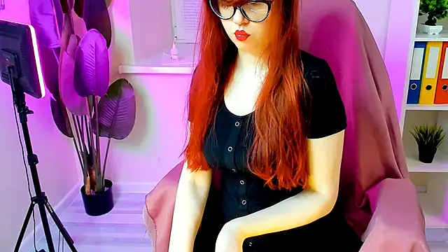 CarolGiggly online show from November 8, 2025, 8:29 am