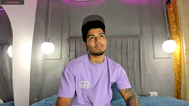 Snapshot of Yoi_Olimpo chatting on March 8, 2025, 12:52 pm Yoi Olimpo online show from March 8, 2025, 12:52 pm