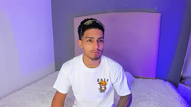 Snapshot of Yoi_Olimpo chatting on February 3, 2025, 12:36 pm Yoi Olimpo online show from February 3, 2025, 12:36 pm