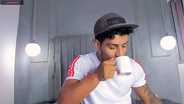 Snapshot of Yoi_Olimpo chatting on March 13, 2025, 12:56 pm Yoi Olimpo online show from March 13, 2025, 12:56 pm