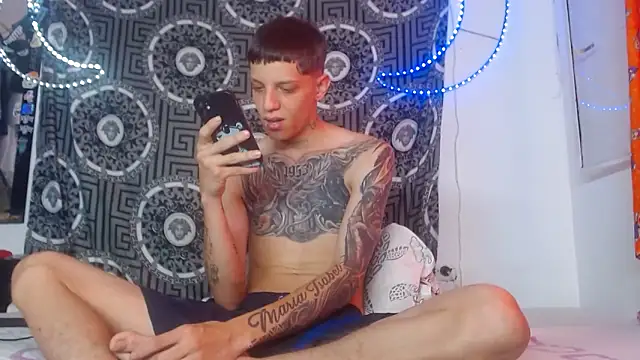 Snapshot of Adam_hard_ chatting on November 13, 2025, 1:26 pm Adam hard online show from November 13, 2025, 1:26 pm