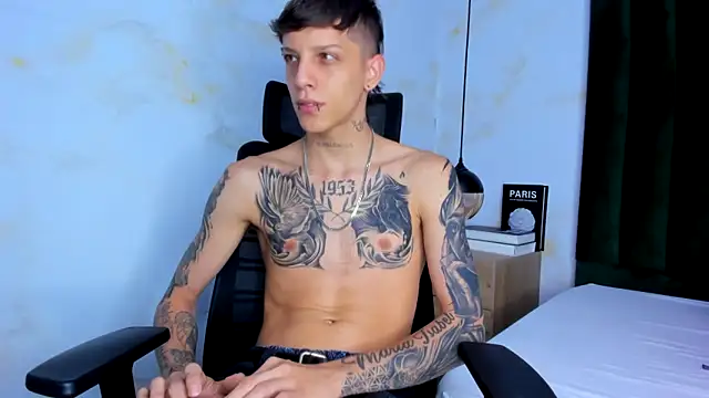 Snapshot of Adam_hard_ chatting on January 21, 2025, 7:28 pm Adam hard online show from January 21, 2025, 7:28 pm