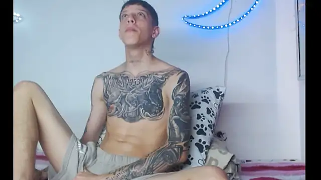 Snapshot of Adam_hard_ chatting on December 16, 2025, 3:38 pm Adam hard online show from December 16, 2025, 3:38 pm