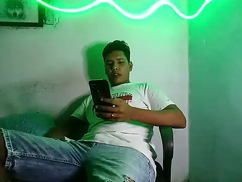 628-andrew online show from September 8, 2025, 4:17 pm