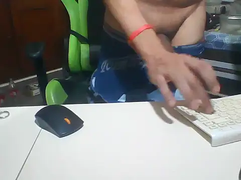 SOLESFETISHBR online show from October 22, 2025, 2:05 pm