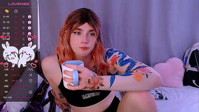 Snapshot of Alice_Hells chatting on February 21, 2025, 8:07 am Alice Hells online show from February 21, 2025, 8:07 am