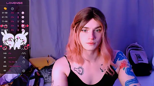 Snapshot of Alice_Hells chatting on October 19, 2025, 5:54 am Alice Hells online show from October 19, 2025, 5:54 am