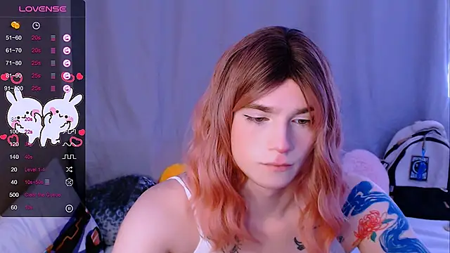 Snapshot of Alice_Hells chatting on February 19, 2025, 5:16 am Alice Hells online show from February 19, 2025, 5:16 am