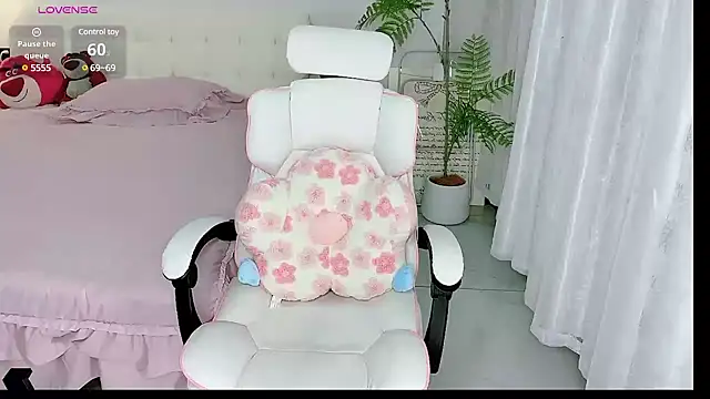 Snapshot of -Wendy__ chatting on March 4, 2025, 3:04 pm -Wendy online show from March 4, 2025, 3:04 pm