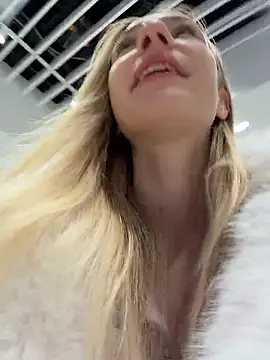 Lia  Love online show from January 14, 2026, 1:26 pm