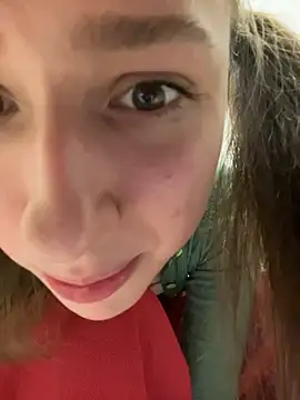 Lia  Love online show from March 20, 2025, 3:14 pm