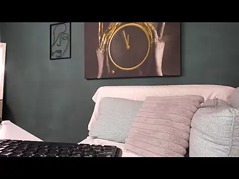 Snapshot of kriztaljessika chatting on November 25, 2025, 7:19 am kriztaljessika online show from November 25, 2025, 7:19 am