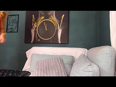 Snapshot of kriztaljessika chatting on November 18, 2025, 4:16 am kriztaljessika online show from November 18, 2025, 4:16 am