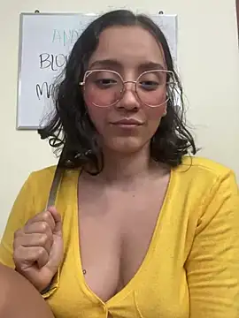 Kay LustyWife online show from March 7, 2025, 1:20 am