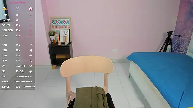 lauren rios7 online show from October 3, 2025, 7:37 pm