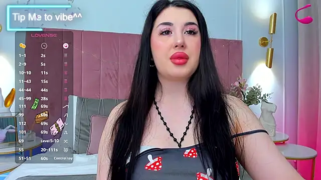 Mayzzie online show from September 10, 2025, 7:24 pm