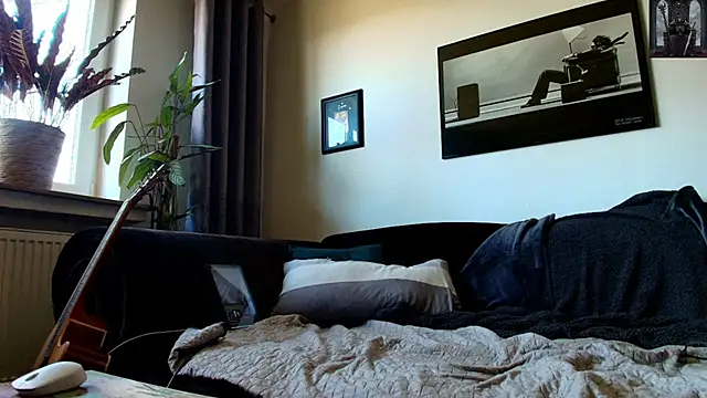 Snapshot of Kingsscepter chatting on March 18, 2025, 1:12 pm Kingsscepter online show from March 18, 2025, 1:12 pm