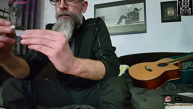 Snapshot of Kingsscepter chatting on February 28, 2025, 5:37 pm Kingsscepter online show from February 28, 2025, 5:37 pm