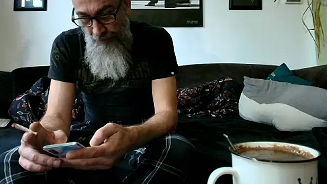 Snapshot of Kingsscepter chatting on November 15, 2025, 3:05 pm Kingsscepter online show from November 15, 2025, 3:05 pm