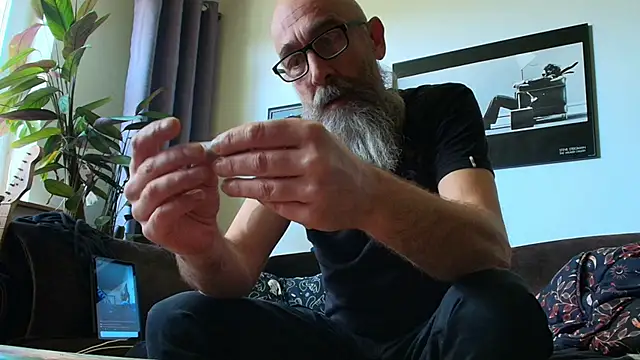 Kingsscepter online show from April 14, 2026, 3:28 pm