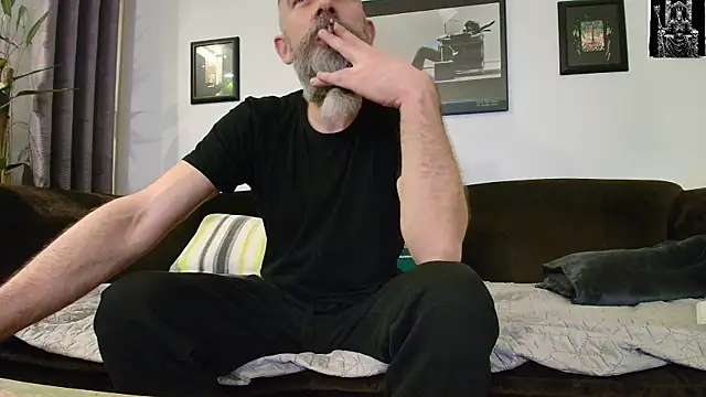 Snapshot of Kingsscepter chatting on February 25, 2025, 7:16 pm Kingsscepter online show from February 25, 2025, 7:16 pm