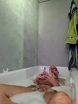 Snapshot of Kingsscepter chatting on October 31, 2025, 4:14 pm Kingsscepter online show from October 31, 2025, 4:14 pm