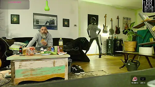 Snapshot of Kingsscepter chatting on March 2, 2025, 6:46 pm Kingsscepter online show from March 2, 2025, 6:46 pm