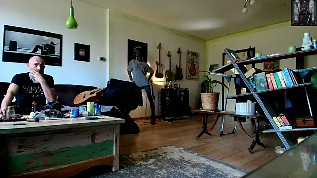 Snapshot of Kingsscepter chatting on March 14, 2025, 3:47 pm Kingsscepter online show from March 14, 2025, 3:47 pm