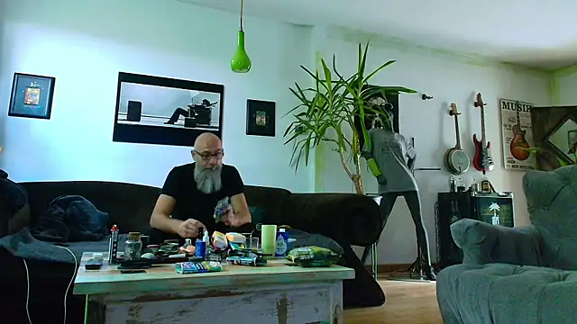 Snapshot of Kingsscepter chatting on September 27, 2025, 9:26 am Kingsscepter online show from September 27, 2025, 9:26 am