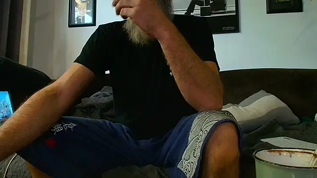 Snapshot of Kingsscepter chatting on October 25, 2025, 9:41 am Kingsscepter online show from October 25, 2025, 9:41 am