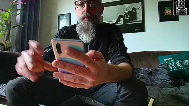 Snapshot of Kingsscepter chatting on February 28, 2025, 11:58 am Kingsscepter online show from February 28, 2025, 11:58 am