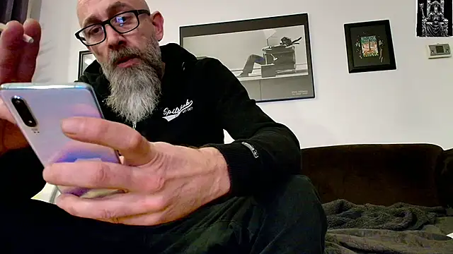 Snapshot of Kingsscepter chatting on March 7, 2025, 7:38 pm Kingsscepter online show from March 7, 2025, 7:38 pm