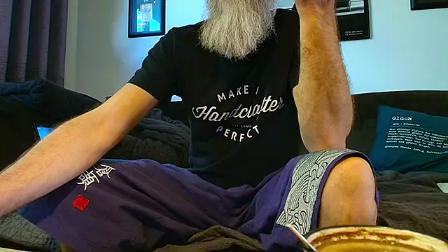 Snapshot of Kingsscepter chatting on October 24, 2025, 10:14 am Kingsscepter online show from October 24, 2025, 10:14 am