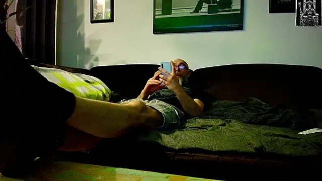 Snapshot of Kingsscepter chatting on March 3, 2025, 10:31 pm Kingsscepter online show from March 3, 2025, 10:31 pm