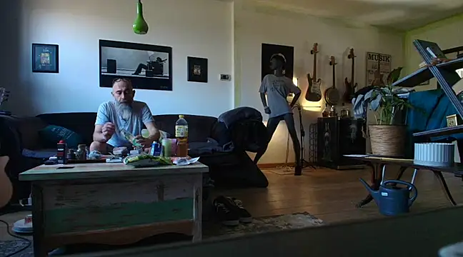 Snapshot of Kingsscepter chatting on March 2, 2025, 10:58 am Kingsscepter online show from March 2, 2025, 10:58 am