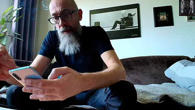 Snapshot of Kingsscepter chatting on March 21, 2025, 2:40 pm Kingsscepter online show from March 21, 2025, 2:40 pm