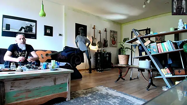 Snapshot of Kingsscepter chatting on March 14, 2025, 11:23 am Kingsscepter online show from March 14, 2025, 11:23 am