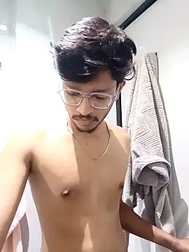 skinnyyyyyyyyy online show from April 2, 2026, 3:13 am