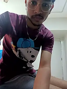 skinnyyyyyyyyy online show from November 7, 2025, 4:28 am