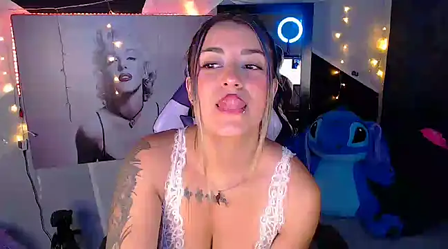 Samanta james19 online show from February 25, 2025, 8:21 pm