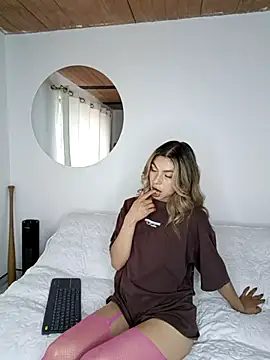 Karolgood3 online show from December 5, 2025, 6:50 pm