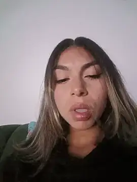 Karolgood3 online show from July 20, 2026, 4:53 am