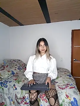 Karolgood3 online show from March 23, 2025, 5:00 am