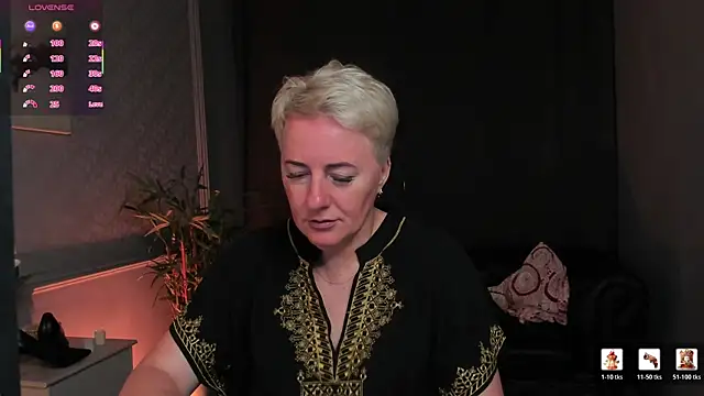 Nika Smit online show from July 4, 2026, 5:14 am
