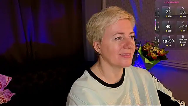 Nika Smit online show from March 8, 2026, 5:44 am